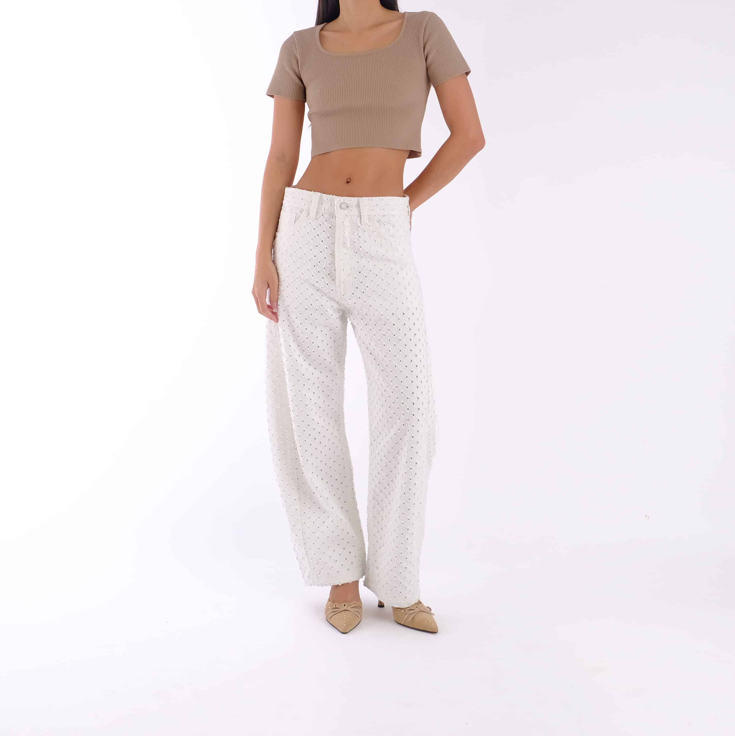 Gwen Breeze pose